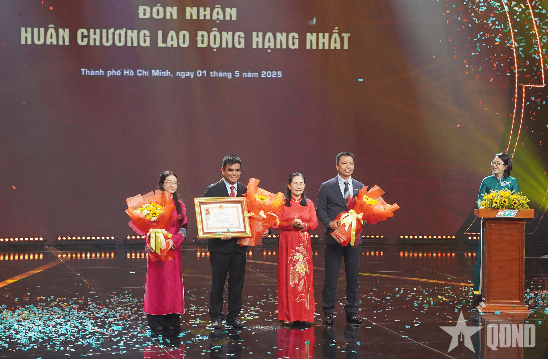 Đài Truyền hình TP Hồ Chí Minh đón nhận Huân chương Lao động hạng Nhất