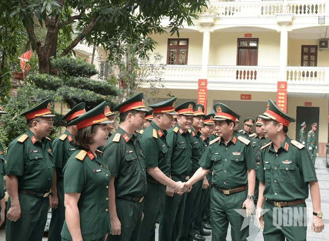 Đại tướng Phan Văn Giang kiểm tra trụ sở làm việc một số đơn vị