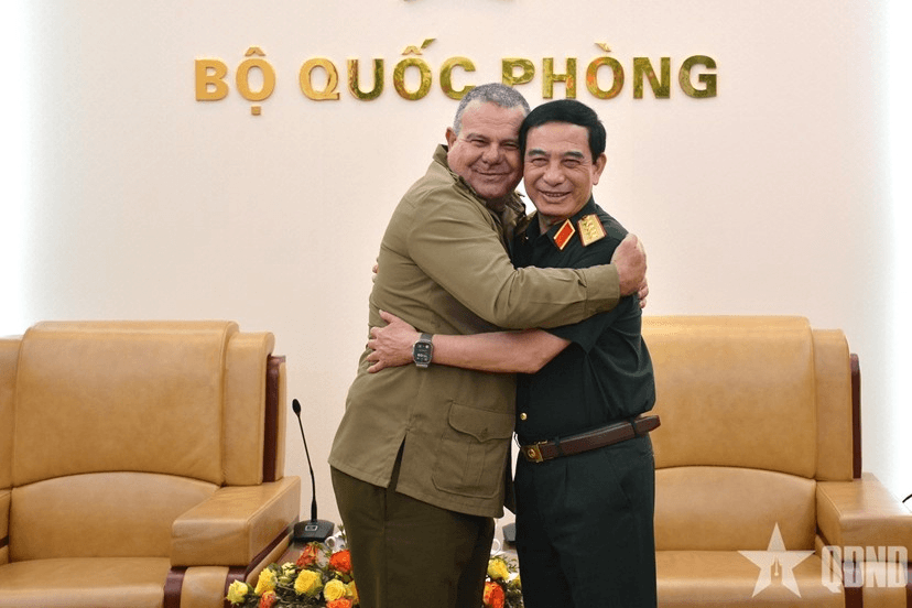 Đại tướng Phan Văn Giang tiếp Chủ nhiệm Chính trị các Lực lượng vũ trang cách mạng Cuba
