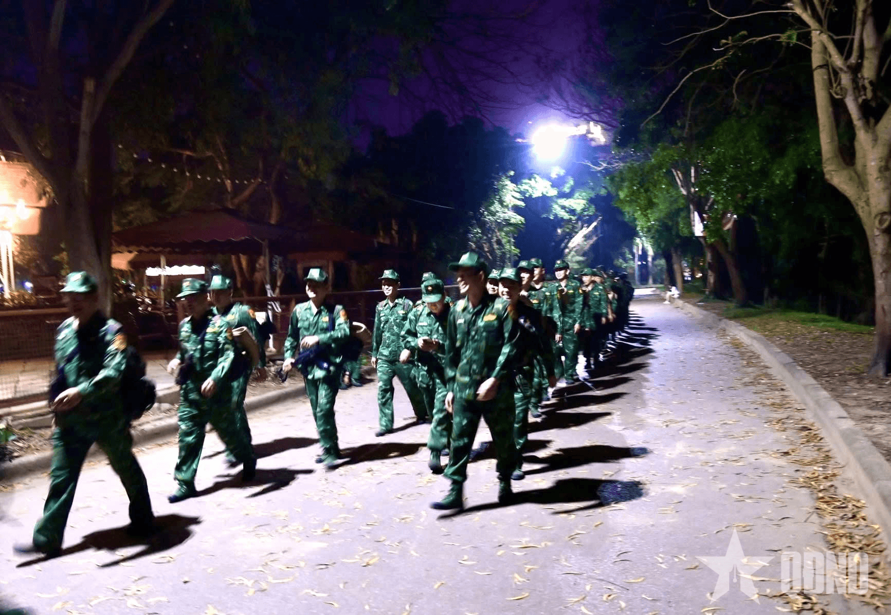 Bộ đội hành quân đêm, rèn luyện thể lực