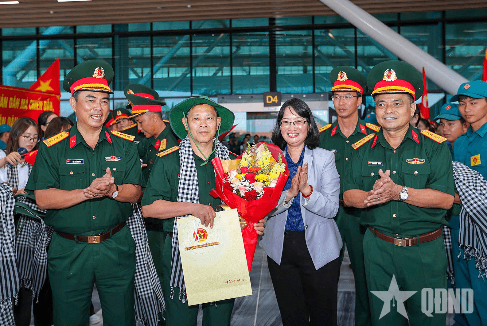 Quân khu 7, TP Hồ Chí Minh: Tiễn cán bộ, chiến sĩ hoàn thành nhiệm vụ diễu binh, diễu hành trở về đơn vị