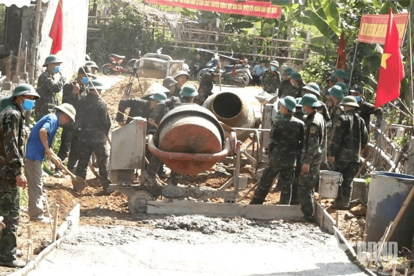 Bộ đội Lữ đoàn Thông tin 80 trong lòng nhân dân