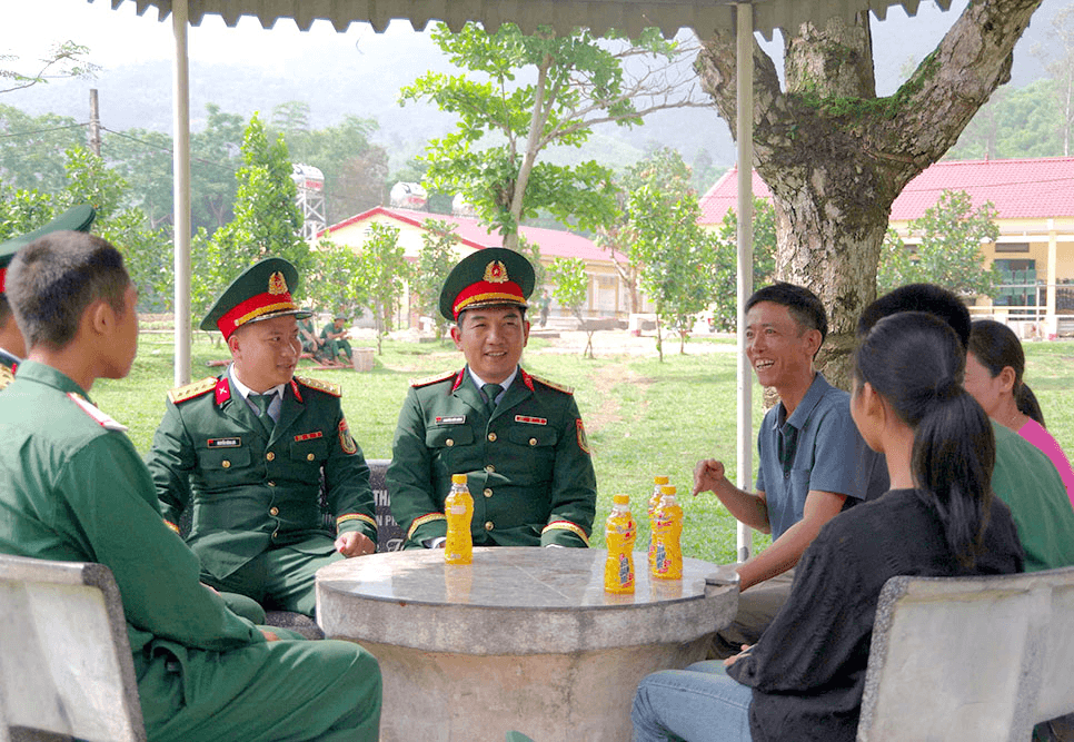 Dấu mốc thiêng liêng, tô thắm cờ truyền thống