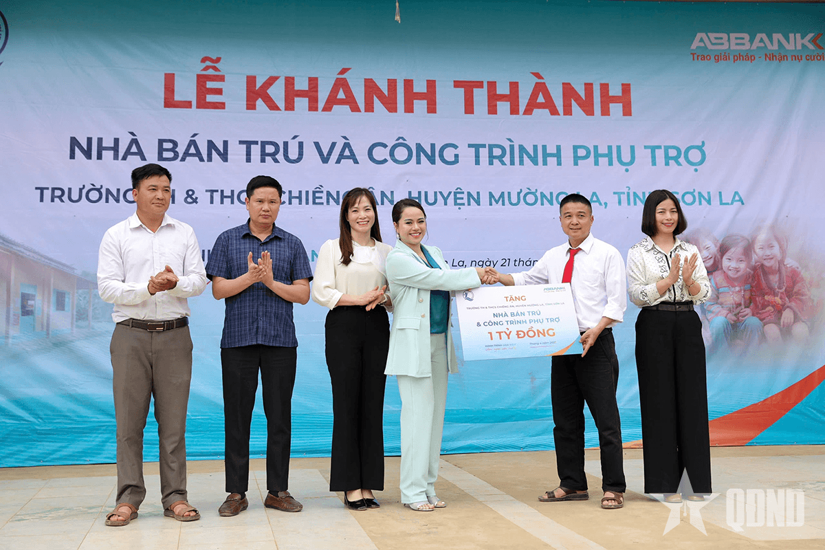 Khánh thành nhà bán trú và công trình phụ trợ cho học sinh tại Sơn La