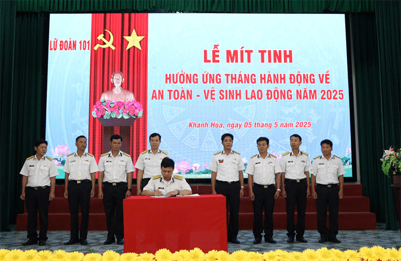 Lữ đoàn 101, Vùng 4 Hải quân hưởng ứng Tháng hành động về an toàn, vệ sinh lao động