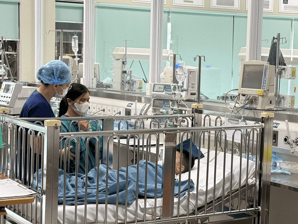 Bệnh viện đa khoa tỉnh Nam Định: Đình chỉ một số nhân viên y tế để xác minh làm rõ vụ việc