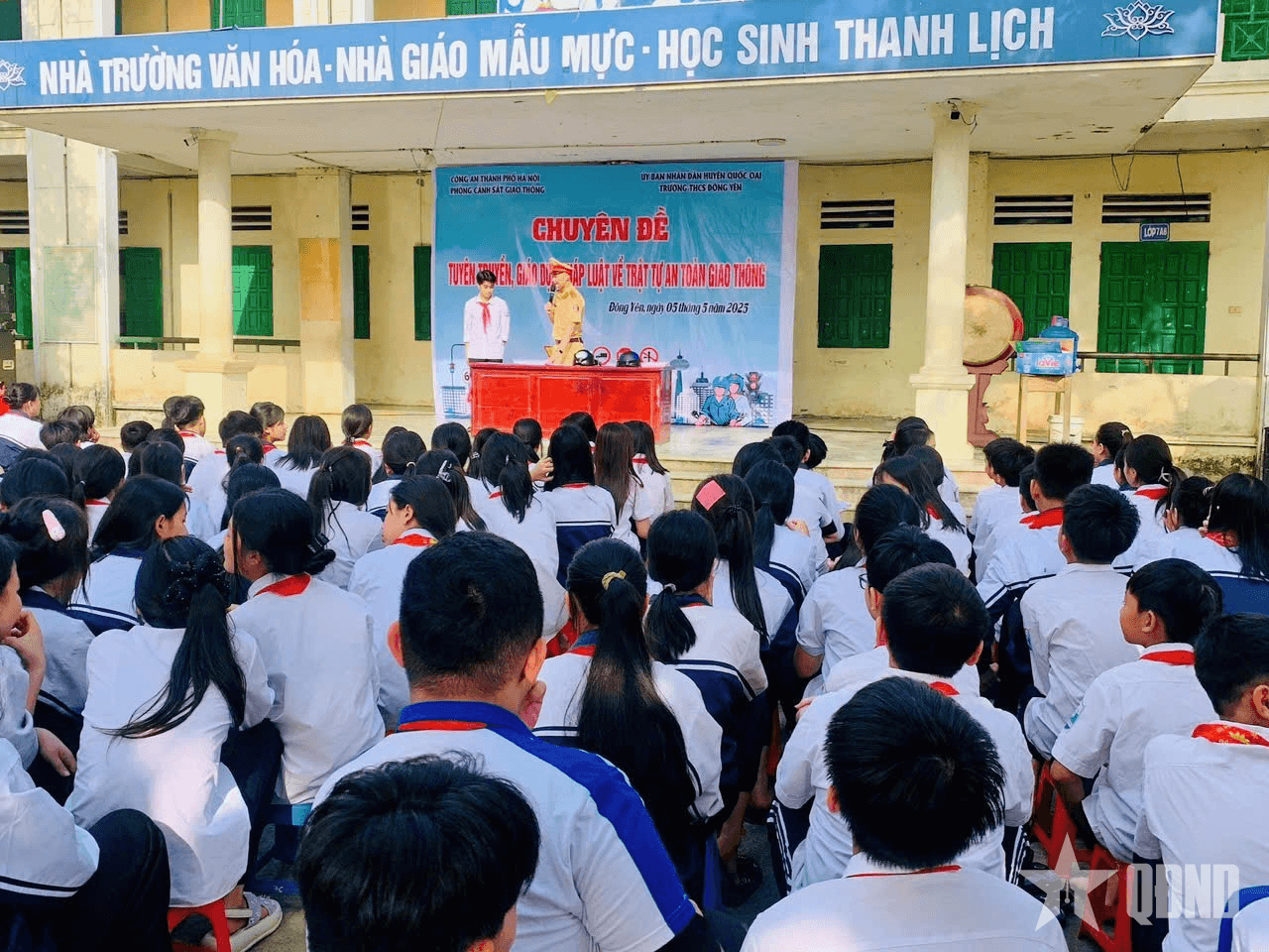 Tuyên truyền kiến thức an toàn giao thông cho học sinh