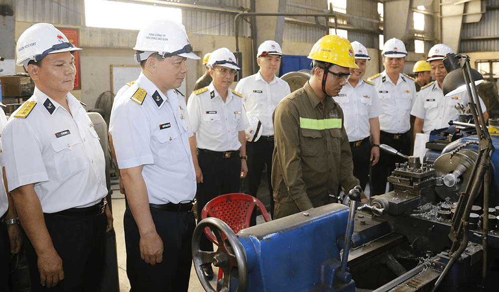 Tân cảng Sài Gòn phát động Tháng Công nhân và Tháng hành động về an toàn, vệ sinh lao động