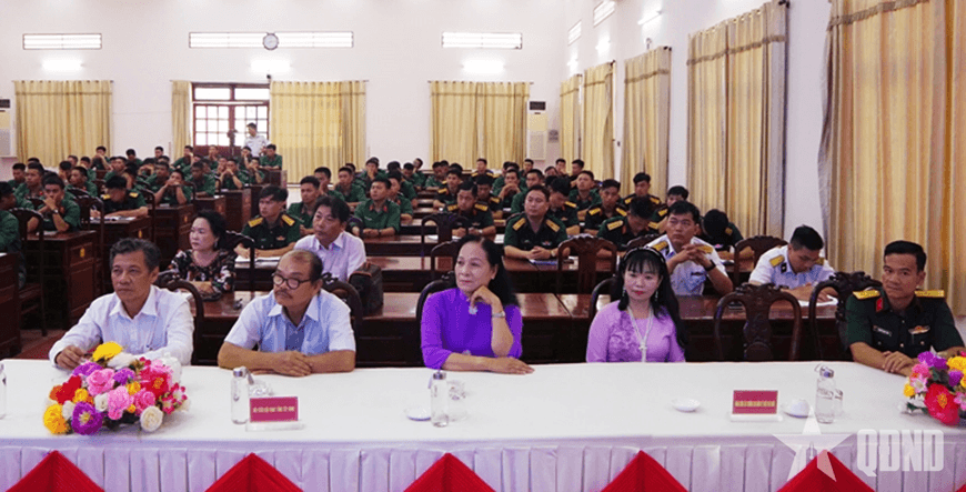 Sư đoàn 5 (Quân khu 7) phối hợp tuyên truyền về biển, đảo