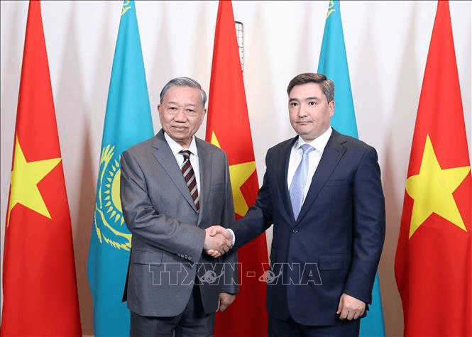 Tổng Bí thư Tô Lâm hội kiến Thủ tướng Kazakhstan