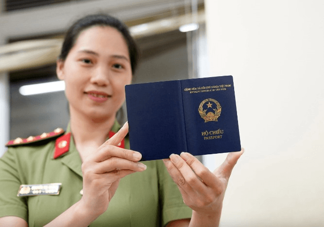 Hỏi-đáp pháp luật: Sau khi sáp nhập tỉnh, người dân có cần phải đổi hộ chiếu mới?