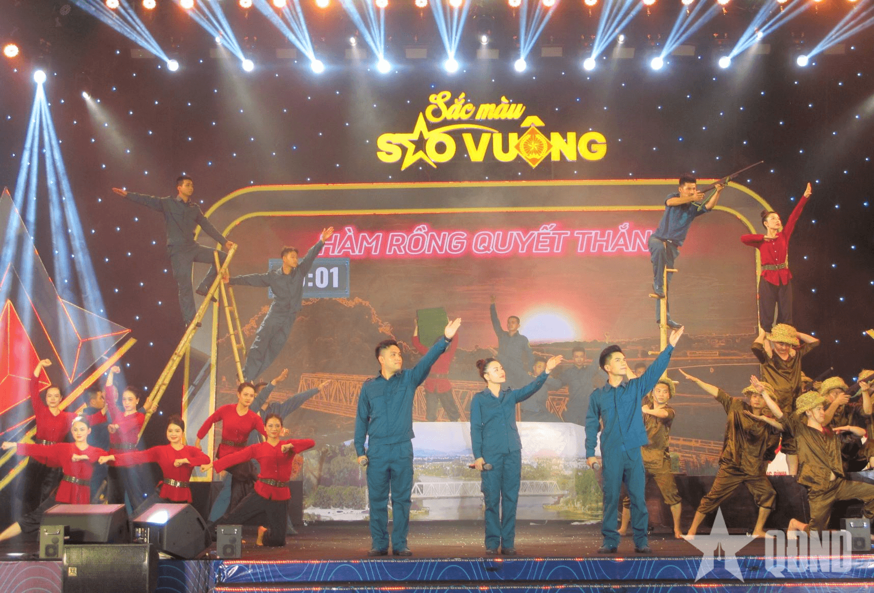 Ghi hình gameshow “Sắc màu sao vuông” tại Quân khu 4