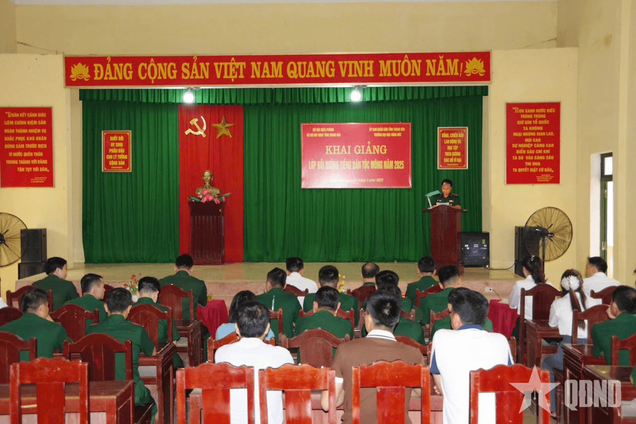 Thanh Hóa: Khai giảng lớp bồi dưỡng tiếng Mông trên địa bàn biên giới