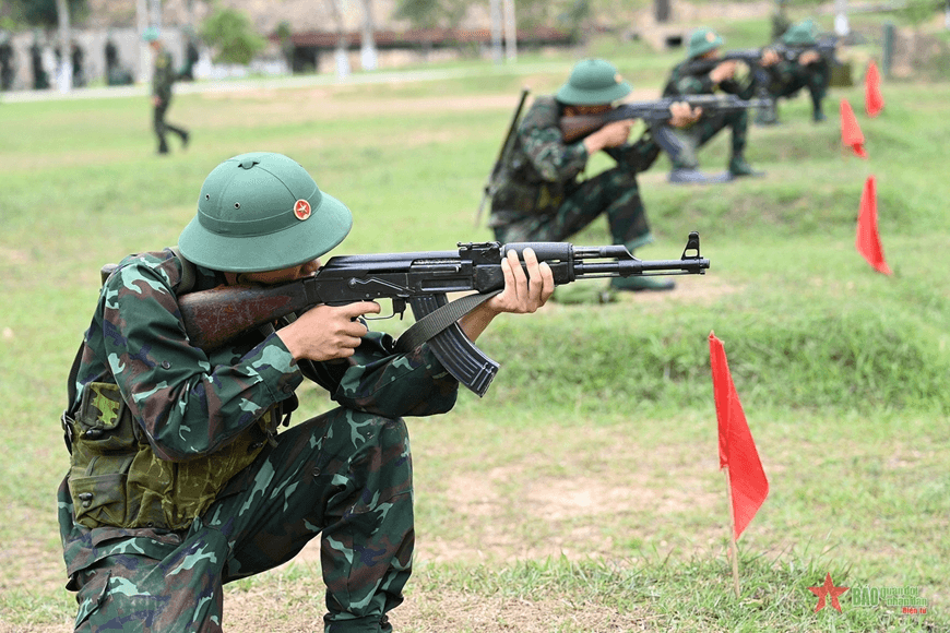 Vượt nắng, thắng mưa