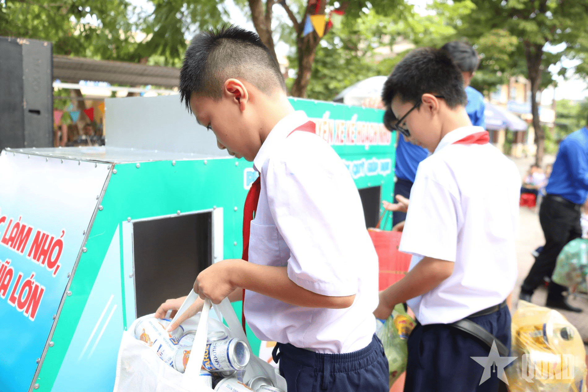 Thành đoàn Đà Nẵng nhân rộng mô hình “Chuyến xe Kế hoạch nhỏ - Phân loại rác thải, gây quỹ giúp bạn”