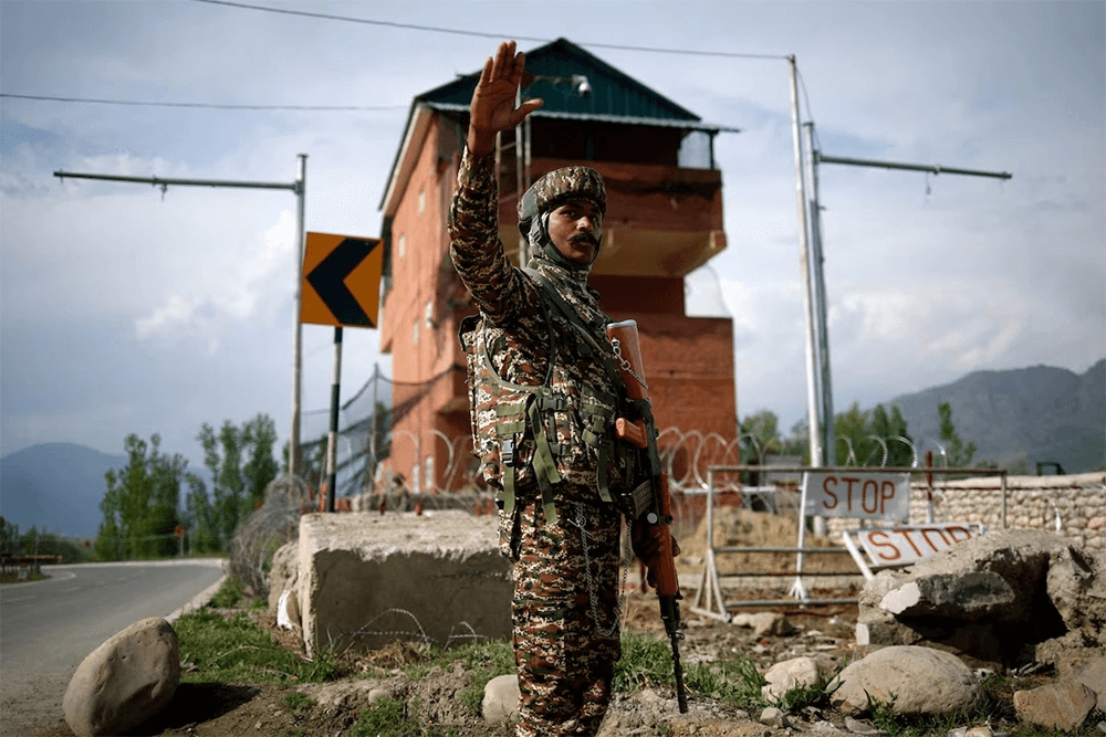 Căng thẳng Pakistan - Ấn Độ: Pakistan phát động chiến dịch quân sự đáp trả Ấn Độ