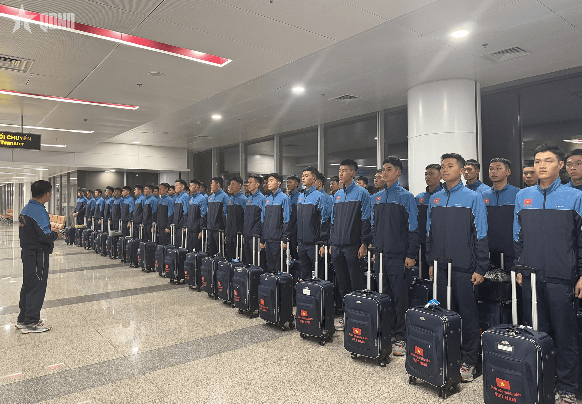 Đoàn Quân đội nhân dân Việt Nam về tới Hà Nội, kết thúc chuyến tham gia duyệt binh trên Quảng trường Đỏ