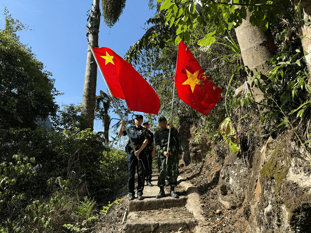 Tuần tra liên hợp, thực thi pháp luật trên biên giới