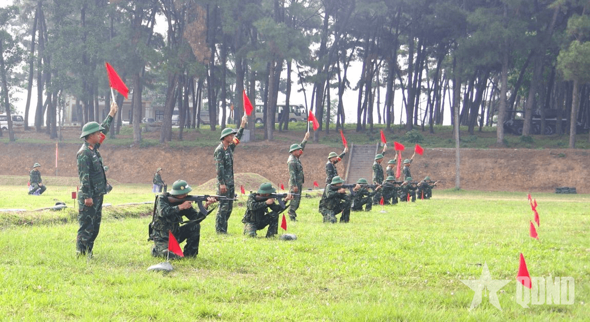 Trung tâm Huấn luyện 334 kiểm tra “3 tiếng nổ” cho chiến sĩ nhập ngũ năm 2025