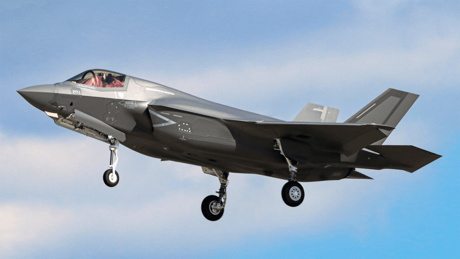 Quân sự thế giới hôm nay (14-5): Tiêm kích F-35B đầu tiên của Nhật Bản lộ diện?