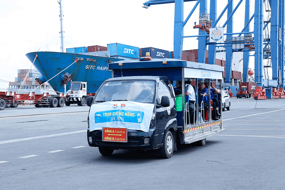 Đoàn Thanh niên Tân cảng Sài Gòn triển khai trạm chống nắng di động