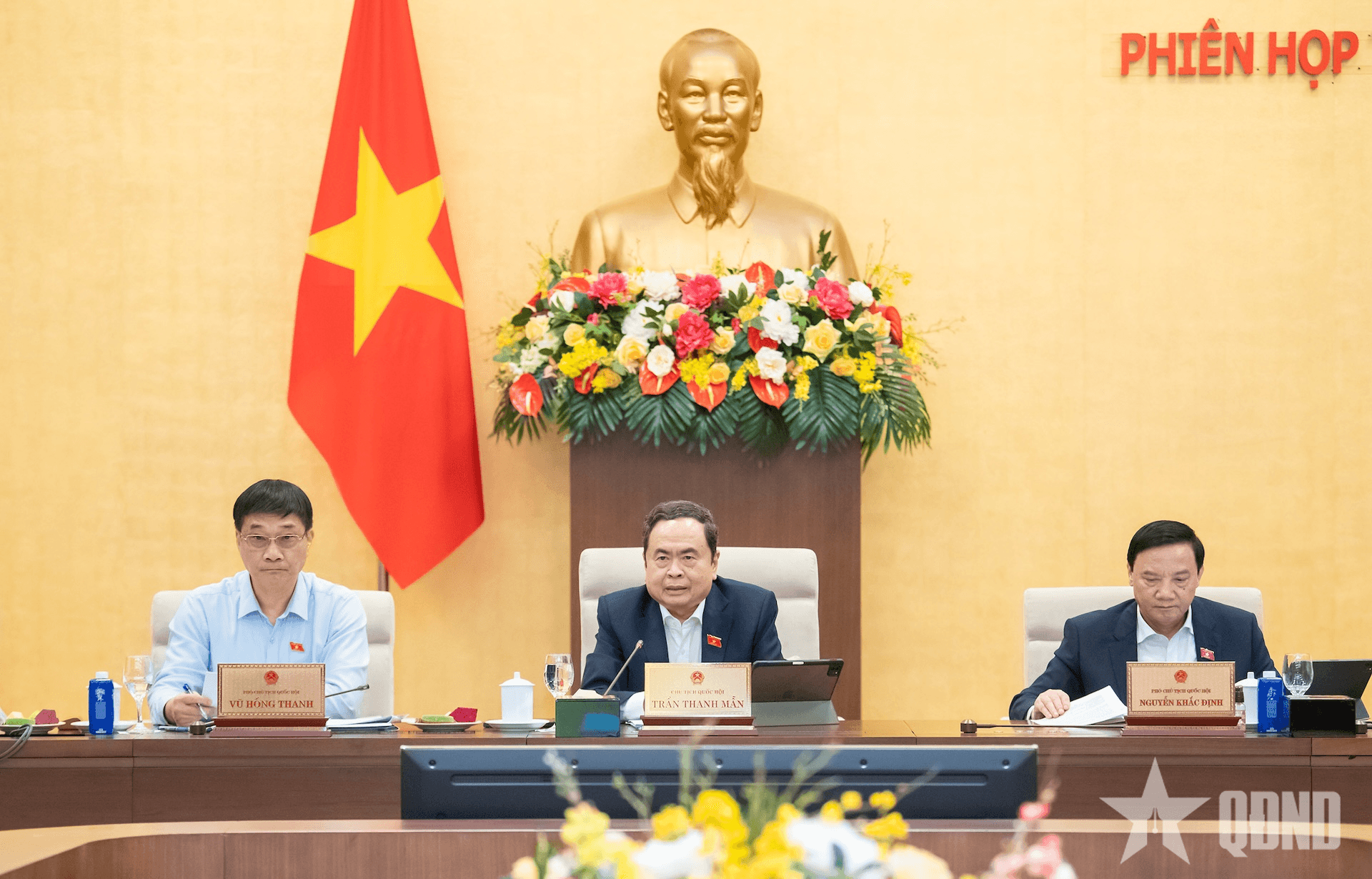 Chuyển "quản lý-kiểm soát" sang "kiến tạo-phục vụ" để kinh tế tư nhân phát triển