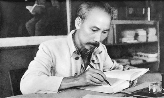 Cuộc đời “thanh bạch chẳng vàng son”