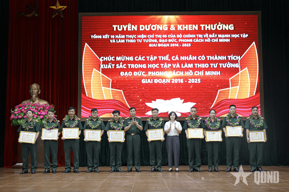 Điện Biên: Khen thưởng 4 tập thể, 6 cá nhân trong thực hiện Chỉ thị số 05