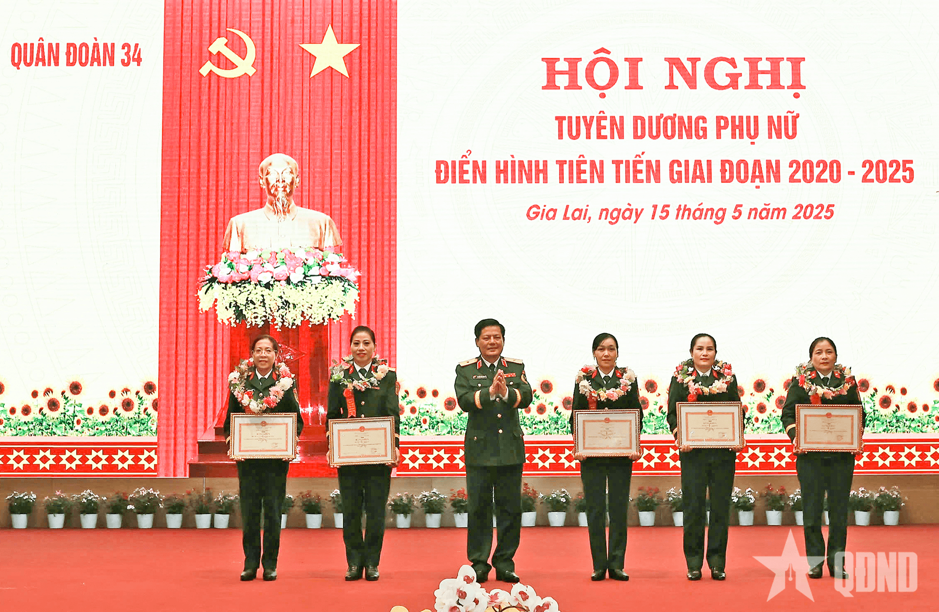 Quân đoàn 34 tuyên dương phụ nữ điển hình tiên tiến