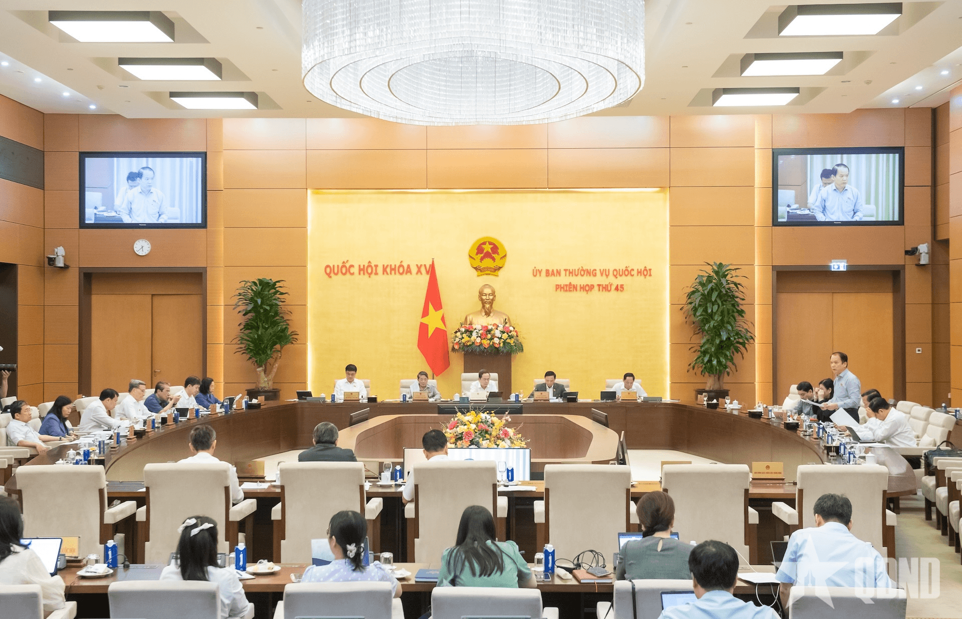 Tiếp tục hoàn thiện chính sách đặc biệt phát triển kinh tế tư nhân