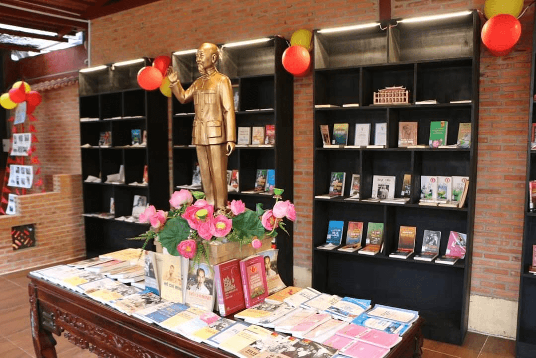 Không gian văn hóa Hồ Chí Minh trong các cơ sở tôn giáo