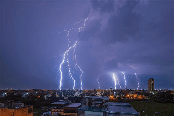 Thời tiết hôm nay (18-5): Bắc Bộ, Thanh Hóa và Nghệ An có mưa vừa, mưa to và dông