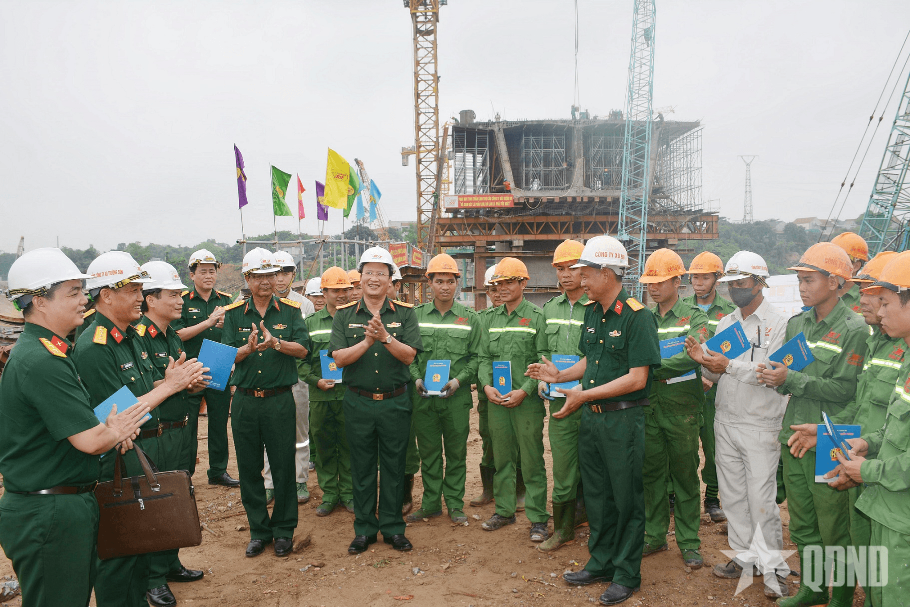 Bộ đội Trường Sơn luyện tinh thần "thép" sông Hồng