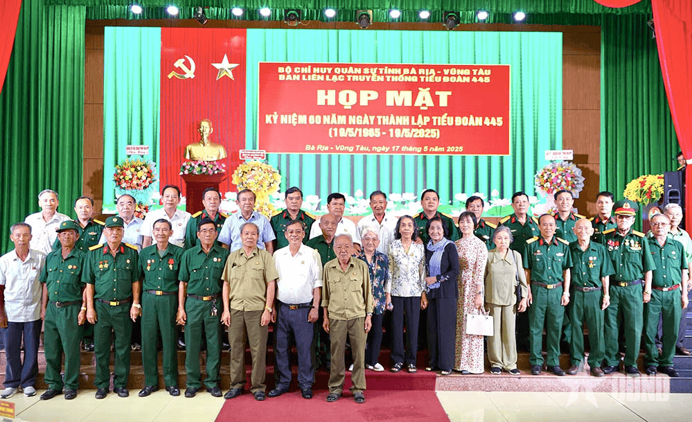 Họp mặt kỷ niệm 60 năm Ngày thành lập Tiểu đoàn 445 anh hùng