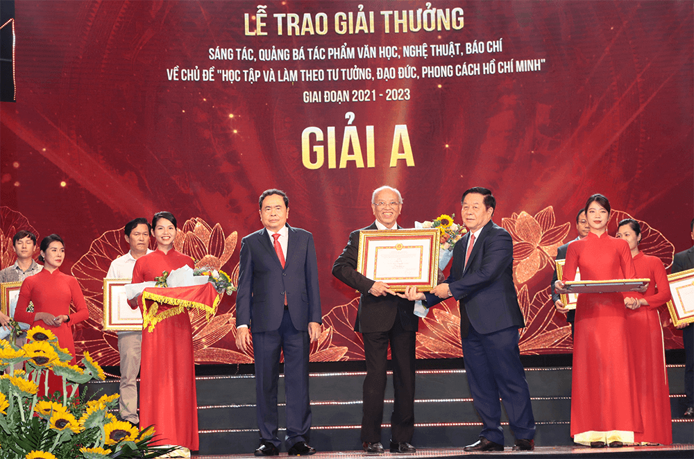 Tấm lòng một trí thức đối với lãnh tụ Hồ Chí Minh