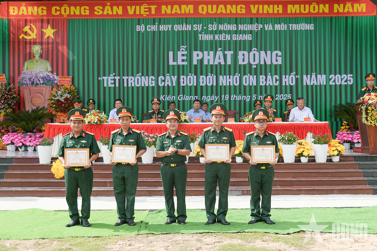 Bộ CHQS tỉnh Kiên Giang: Phát động “Tết trồng cây đời đời nhớ ơn Bác Hồ” năm 2025