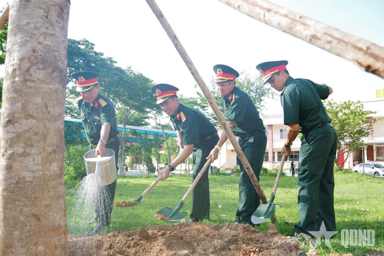 Bệnh viện Quân dân y 16 phát động “Tết trồng cây đời đời nhớ ơn Bác Hồ”