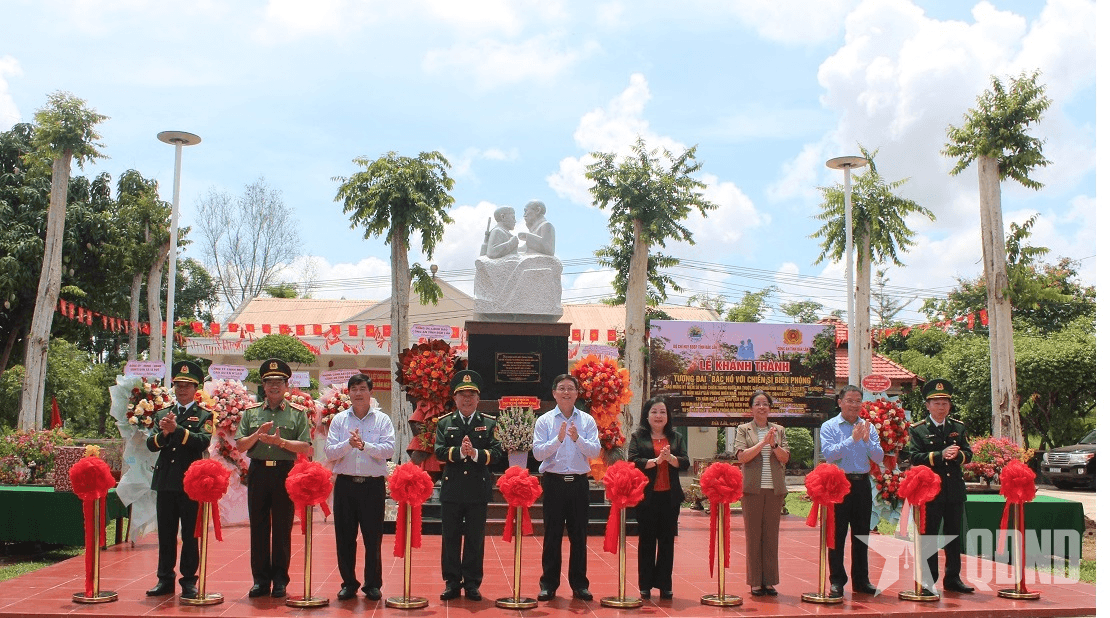 Đắk Lắk: Khánh thành tượng đài “Bác Hồ với chiến sĩ Biên phòng”