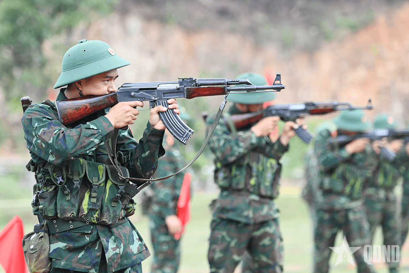 Trung đoàn 244 (Bộ CHQS tỉnh Quảng Ninh) hoàn thành kiểm tra bắn đạn thật cho chiến sĩ mới