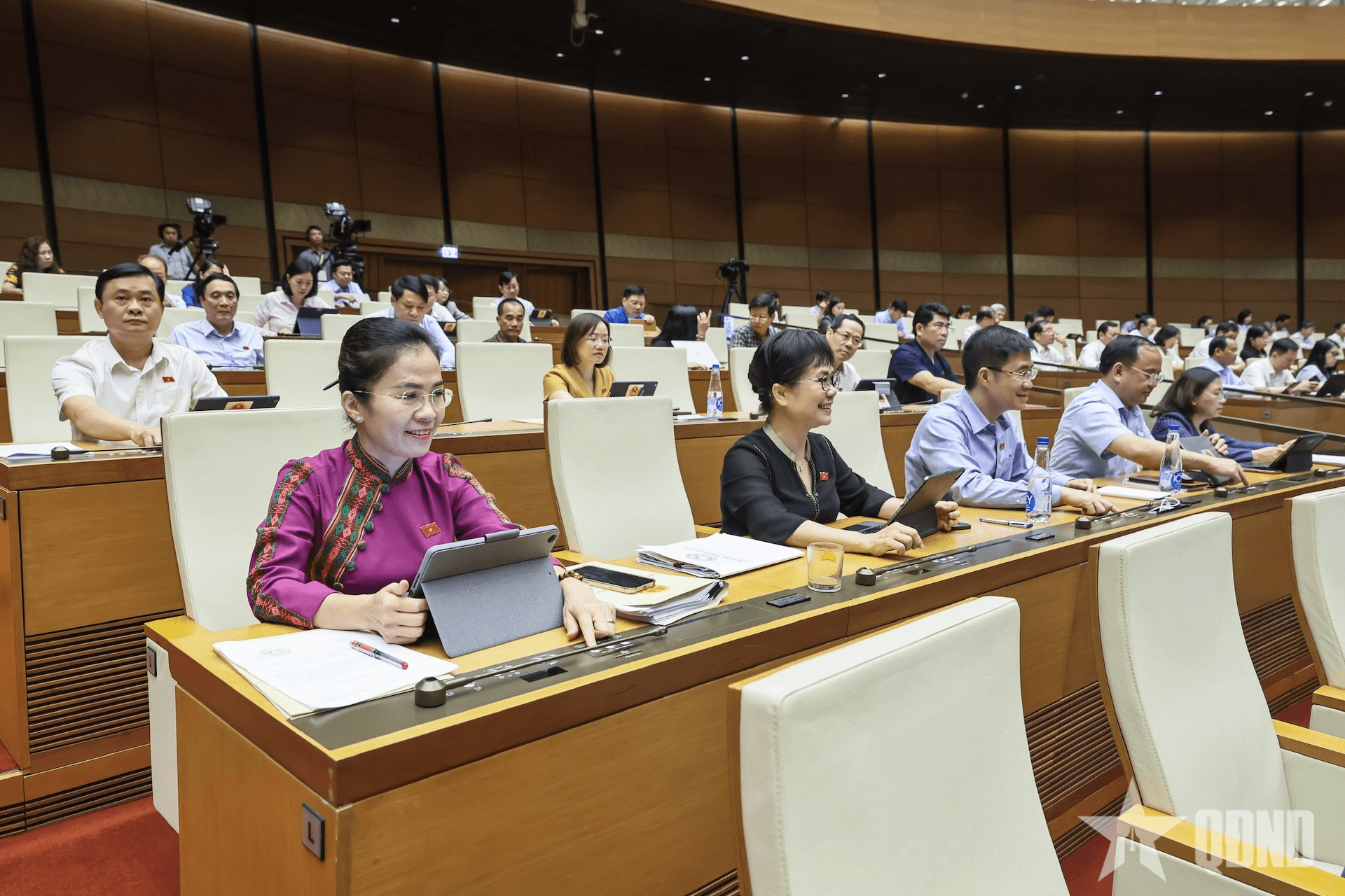 Chủ tịch Quốc hội Trần Thanh Mẫn ký ban hành Nghị quyết về việc rút ngắn nhiệm kỳ Quốc hội khoá XV