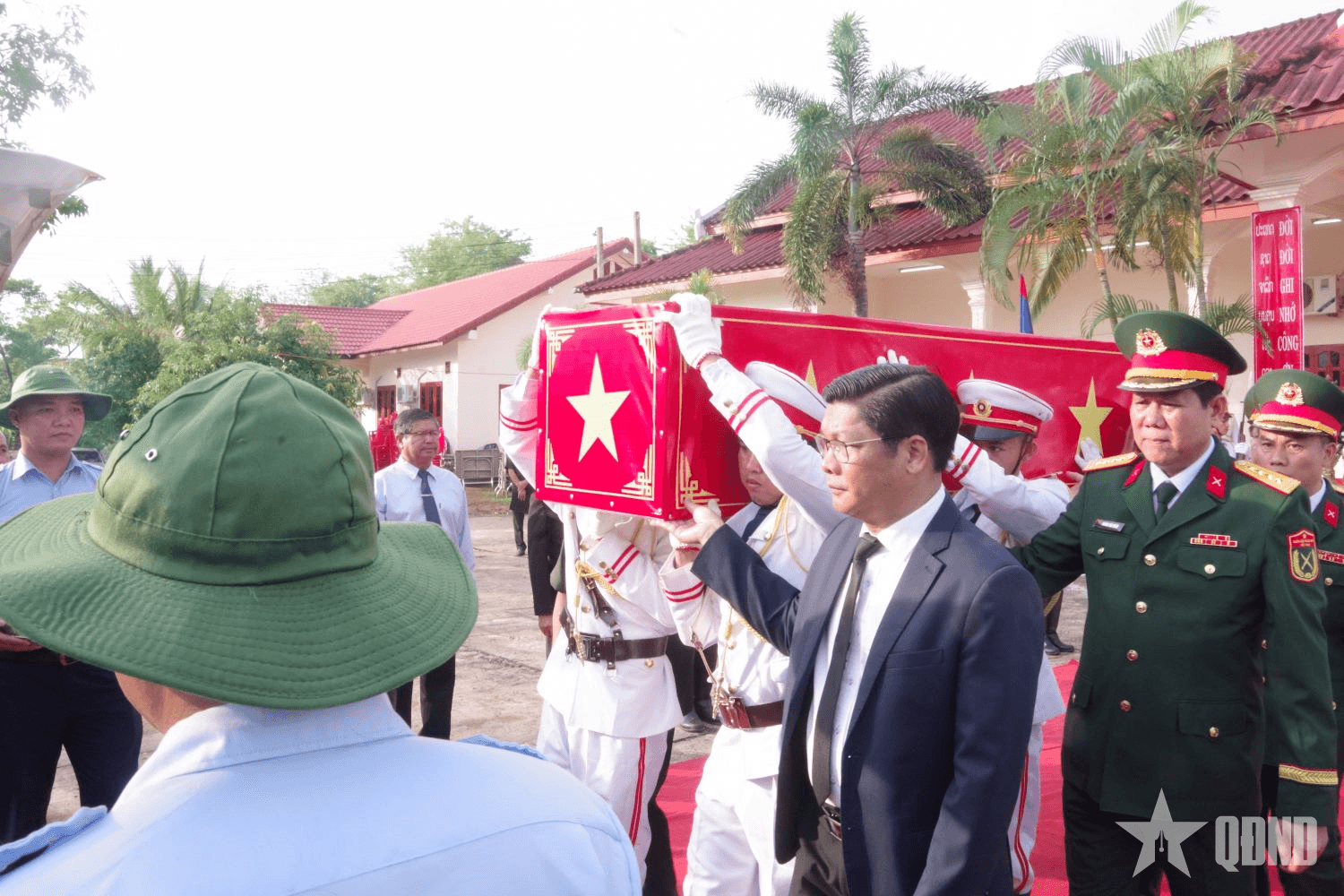 Tỉnh Salavan (Lào) tổ chức Lễ truy điệu và hồi hương hài cốt liệt sĩ quân tình nguyện và chuyên gia Việt Nam hy sinh tại Lào về nước