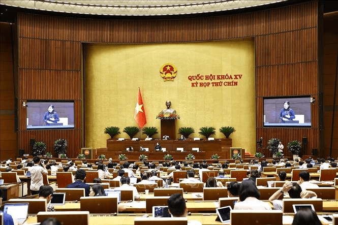 Quốc hội thảo luận về miễn, hỗ trợ học phí đối với trẻ em mầm non, học sinh phổ thông