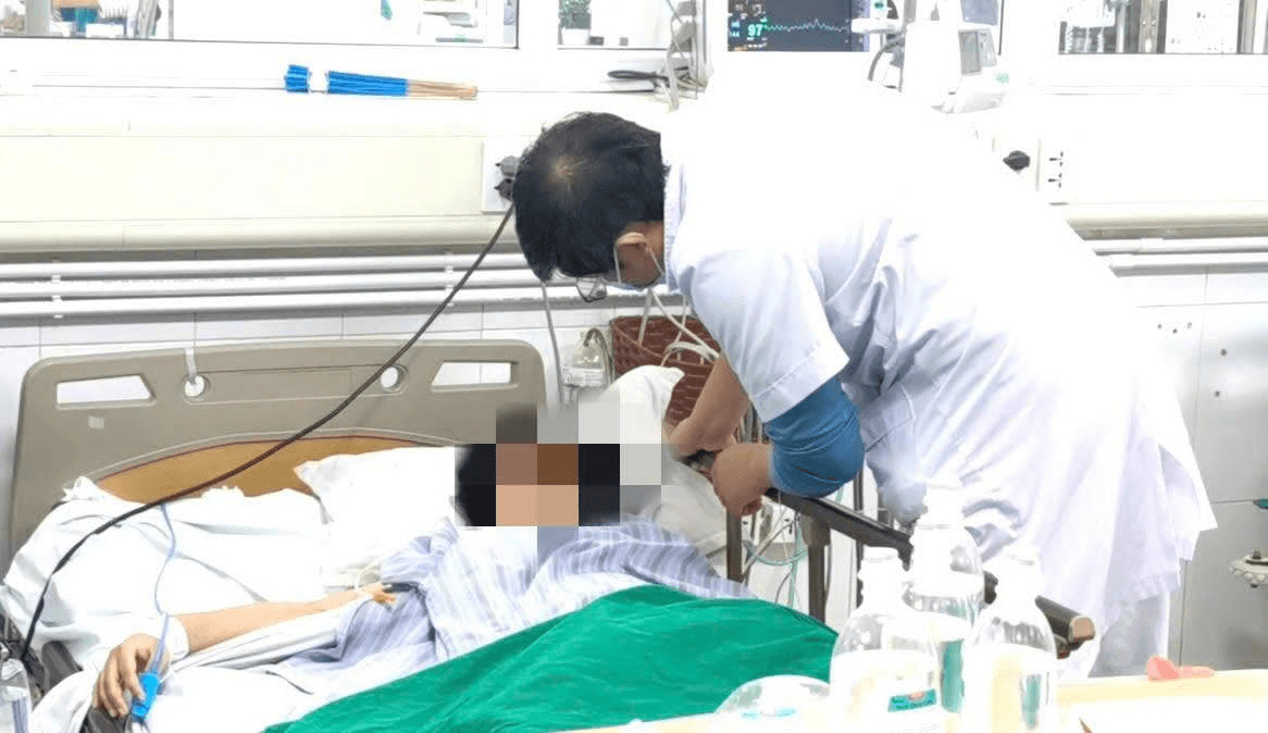 Cứu sống cụ bà uống quá liều thuốc paracetamol