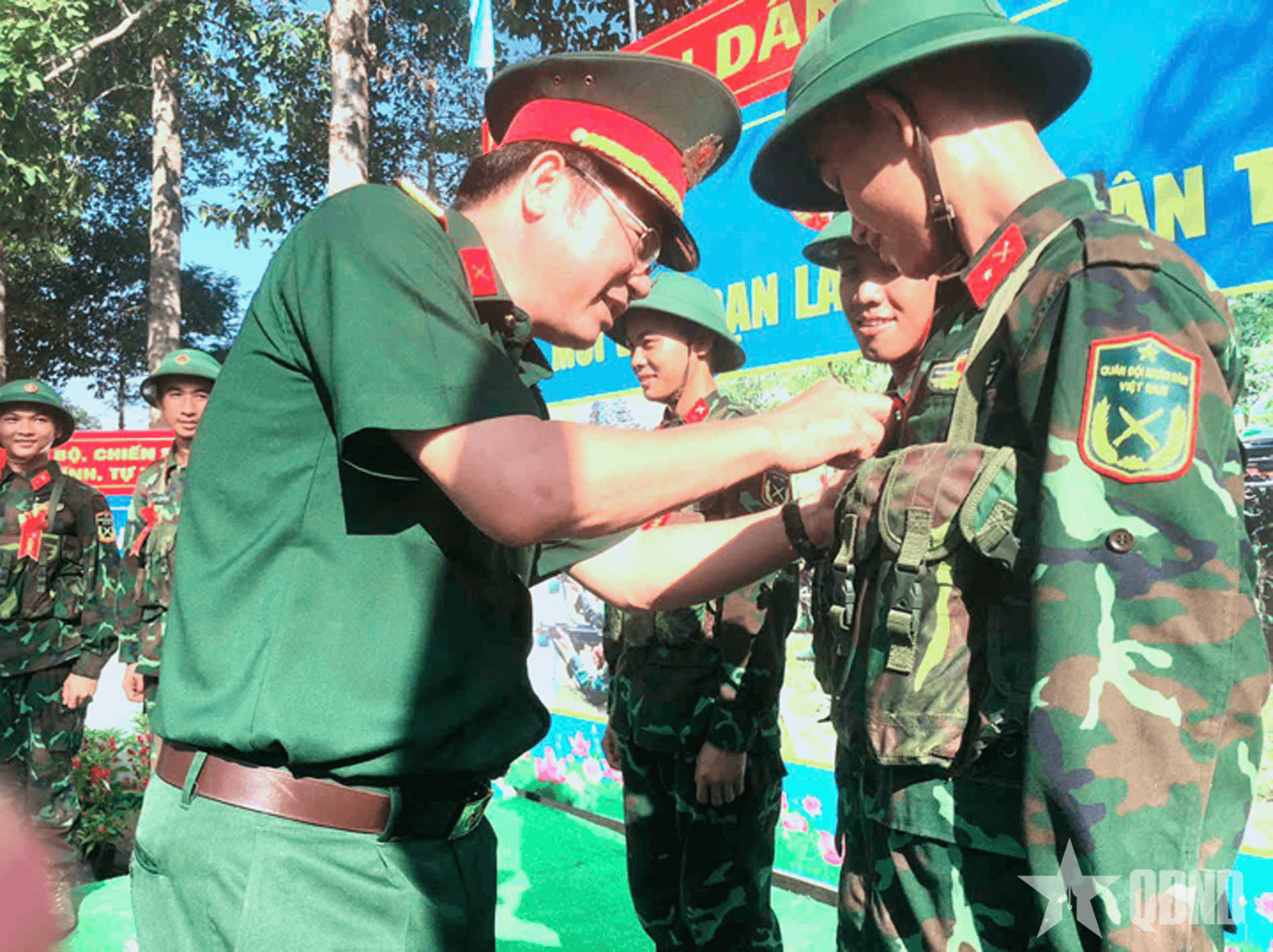 Sư đoàn 9 (Quân đoàn 34) kiểm tra “3 tiếng nổ” cho chiến sĩ mới