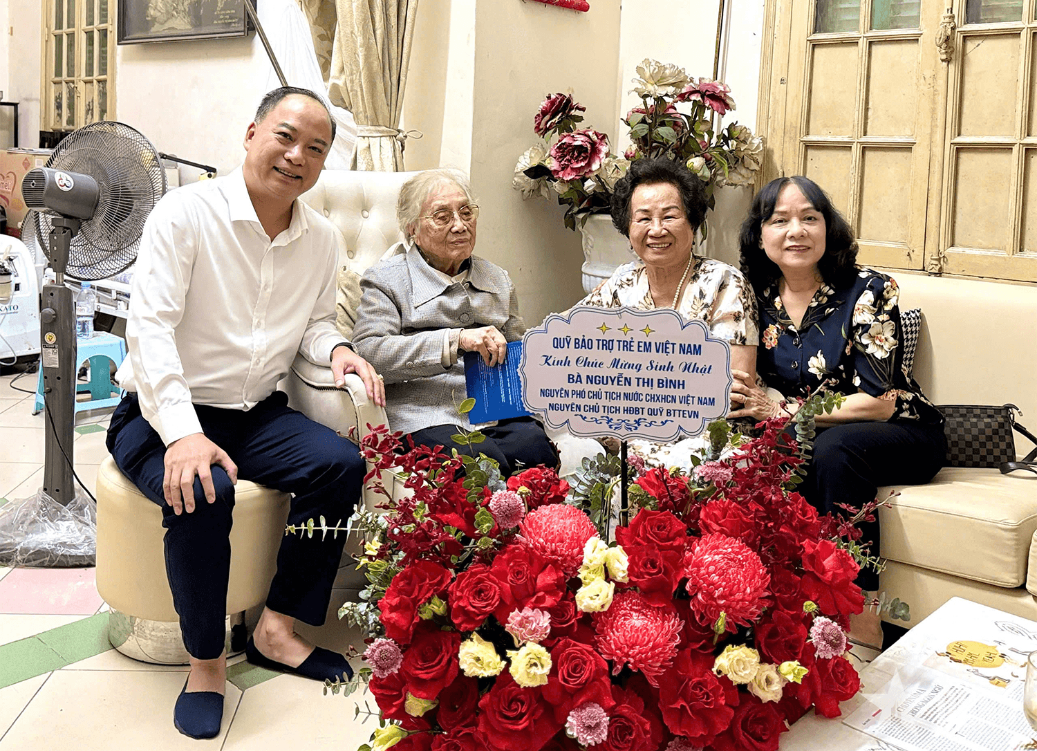 Quỹ Bảo trợ trẻ em Việt Nam chúc mừng sinh nhật nguyên Phó chủ tịch nước Nguyễn Thị Bình