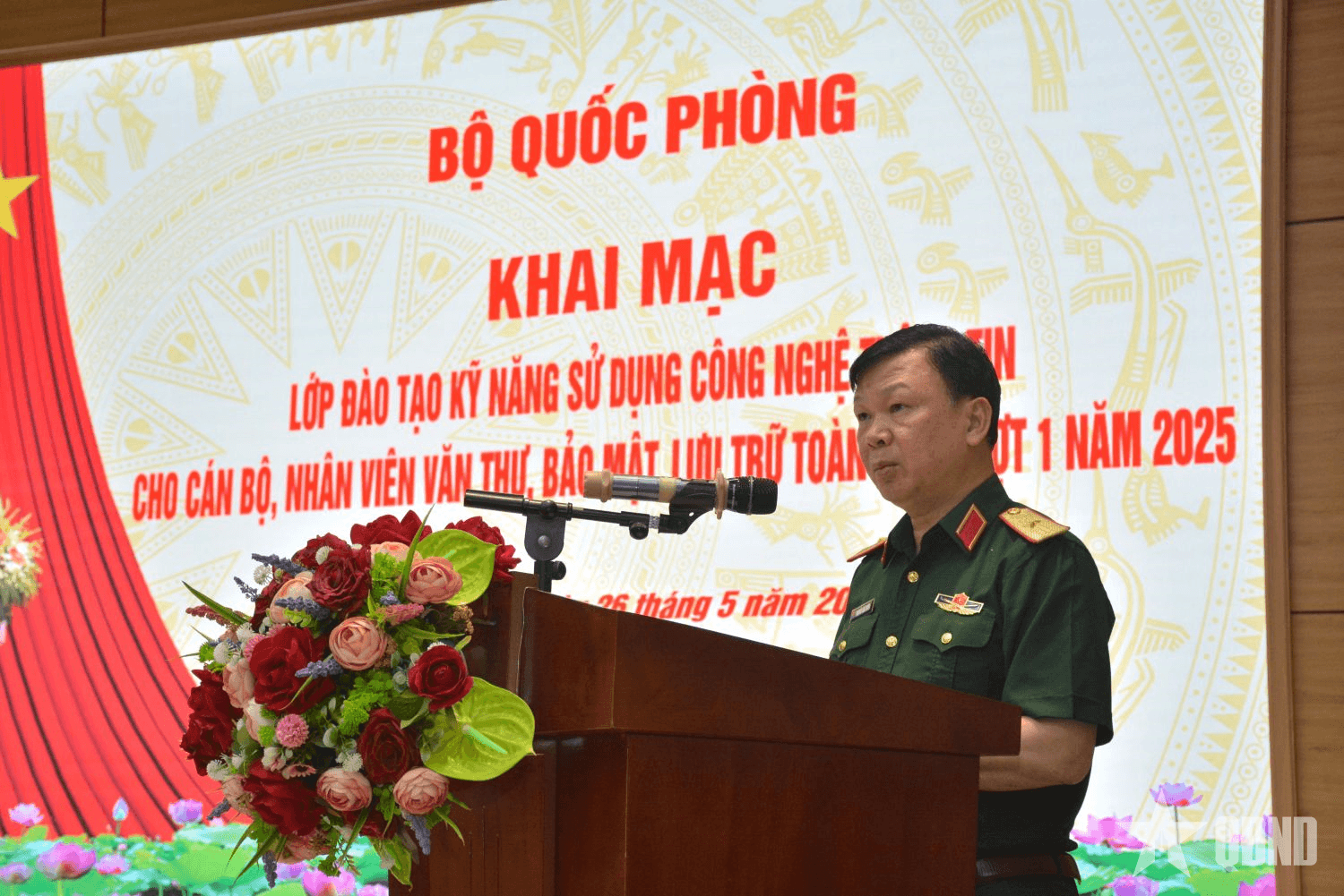 Bồi dưỡng kỹ năng công nghệ thông tin cho cán bộ, nhân viên văn thư, bảo mật, lưu trữ toàn quân