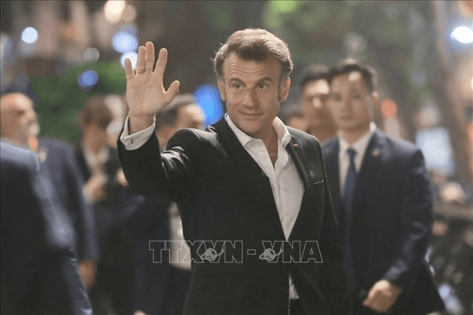Tổng thống Pháp Emmanuel Macron và Phu nhân kết thúc chuyến thăm cấp Nhà nước tới Việt Nam