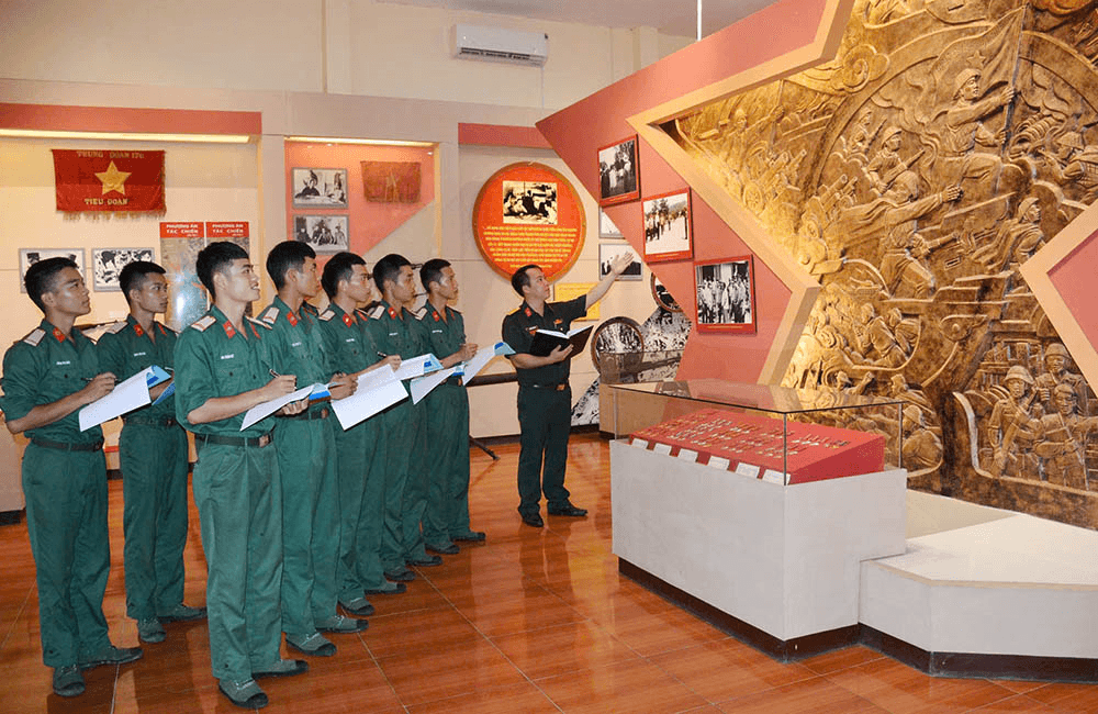 Tập trung lãnh đạo nâng cao chất lượng tổng hợp và khả năng sẵn sàng chiến đấu