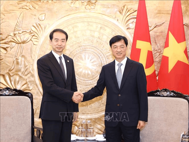 Chủ nhiệm Ủy ban Kiểm tra Trung ương Nguyễn Duy Ngọc tiếp Đại sứ Trung Quốc Hà Vĩ