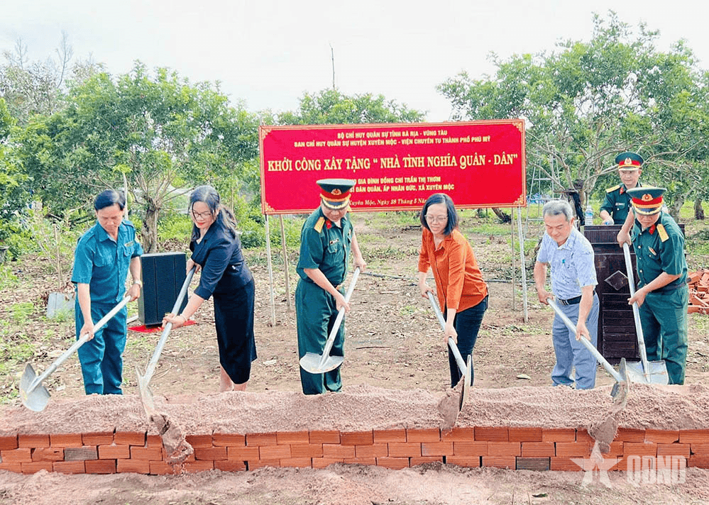 Ban CHQS huyện Xuyên Mộc khởi công xây tặng “Nhà tình nghĩa quân dân”